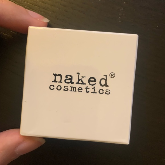 Naked Cosmetics Pressed Pigment Eyeshadow - Picture 2 of 4